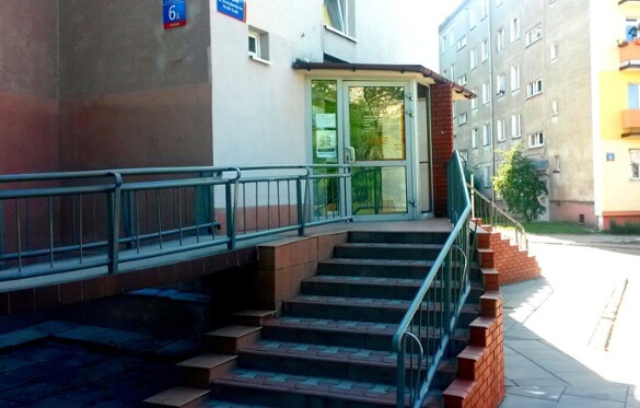 Wejście główne od ulicy Bratysławskiej
